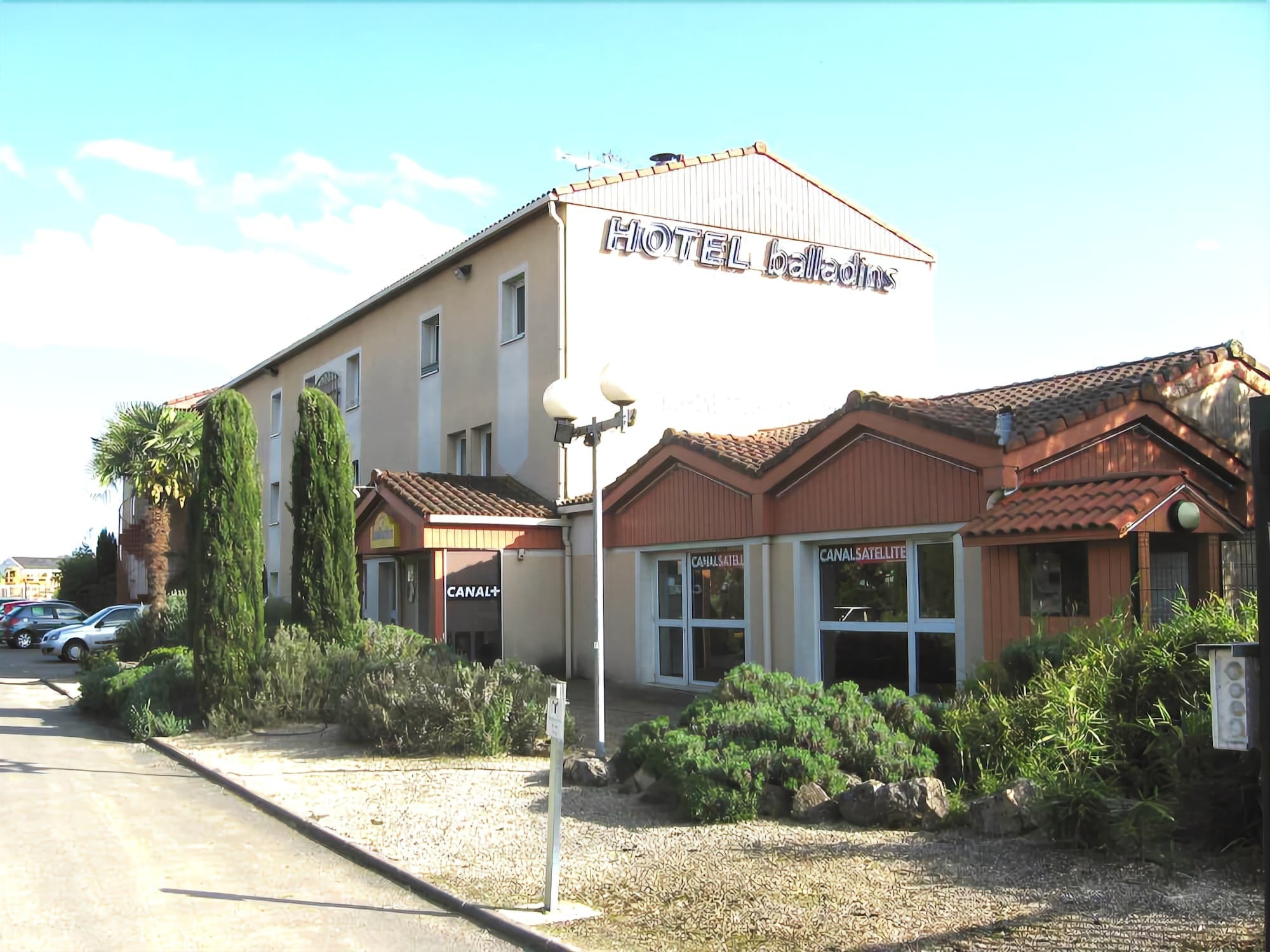 Kyriad Direct Agen Castelculier Екстериор снимка