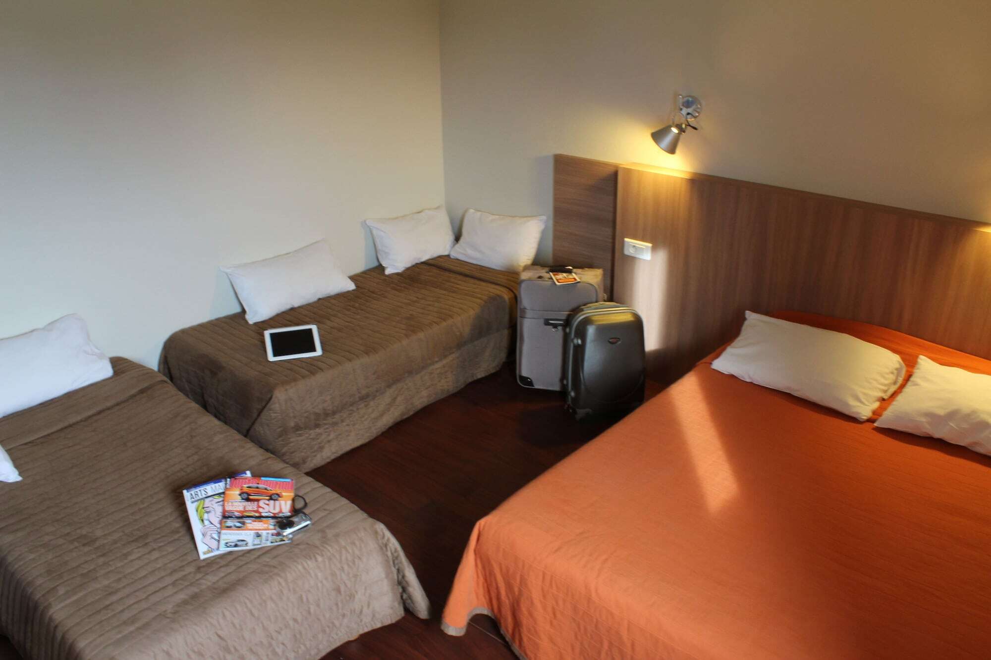 Kyriad Direct Agen Castelculier Екстериор снимка