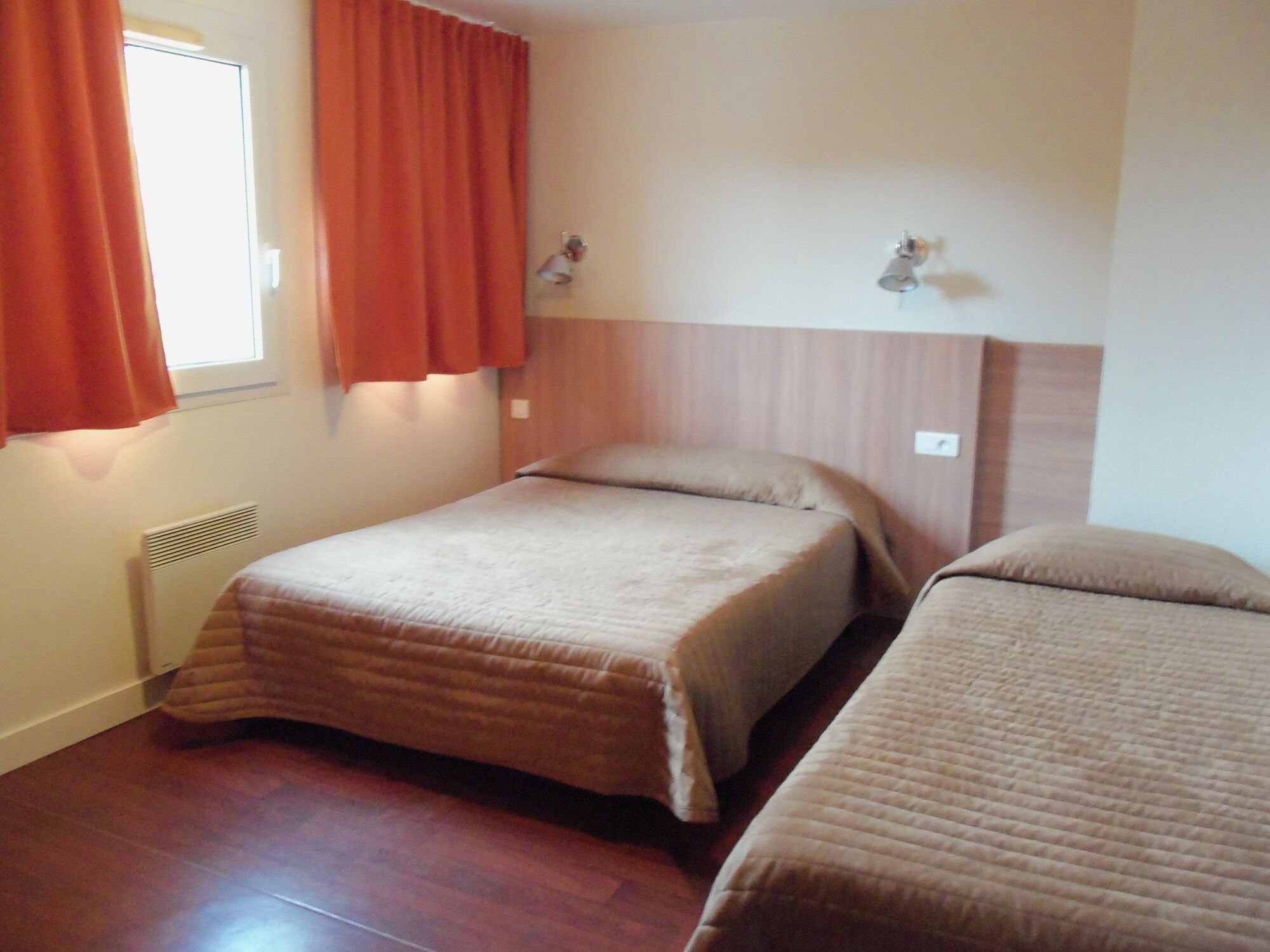 Kyriad Direct Agen Castelculier Екстериор снимка
